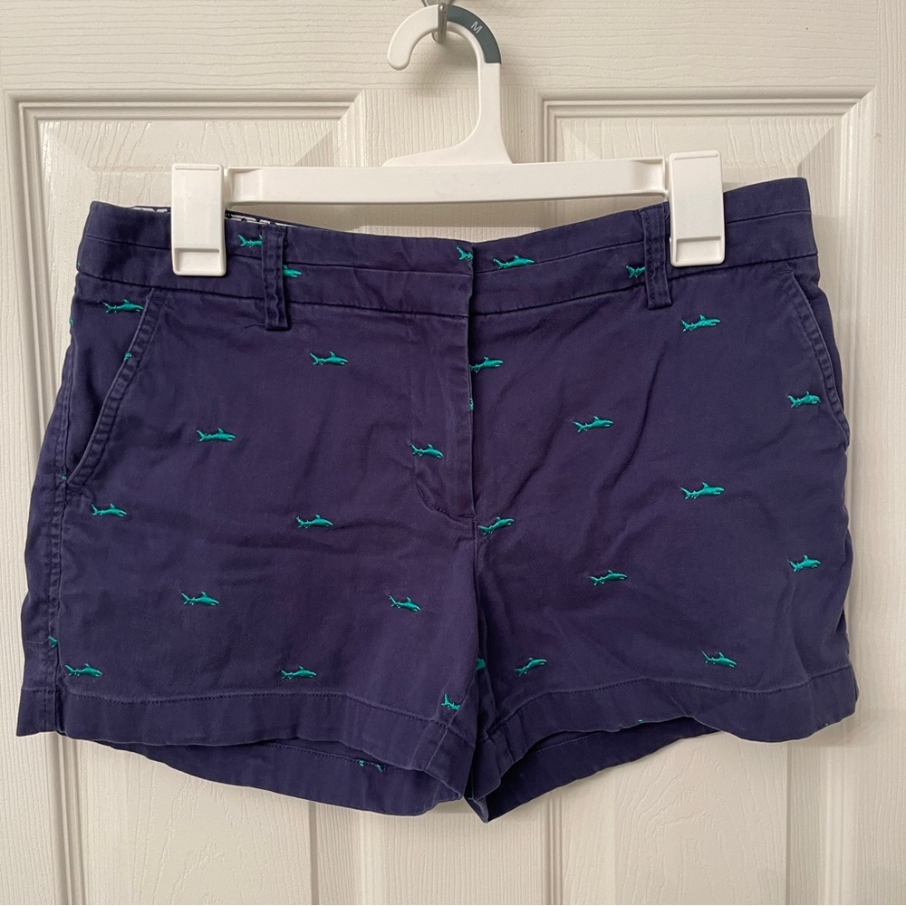British Khaki Shorts Blue Aqua Shark Print Medium 6 Women’s